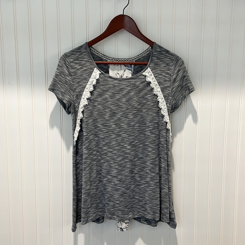 Hem and Thread Short Sleeve Top - Picture 2 of 7